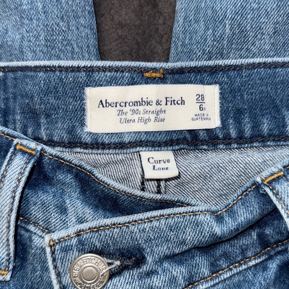 Abercrombie jeans 90s straight ultra high rise size 28/6 in medium denim - Picture 1 of 3